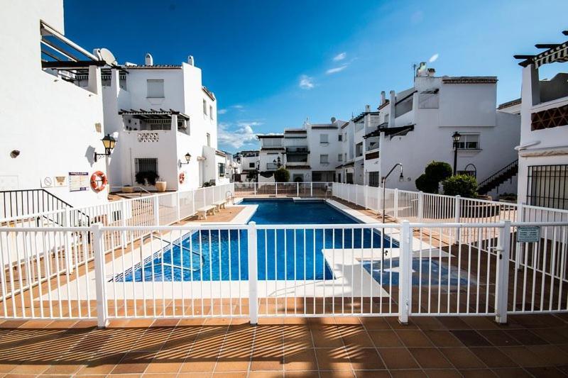 Apartamento Primera Linea De Playa Manilva Dış mekan fotoğraf